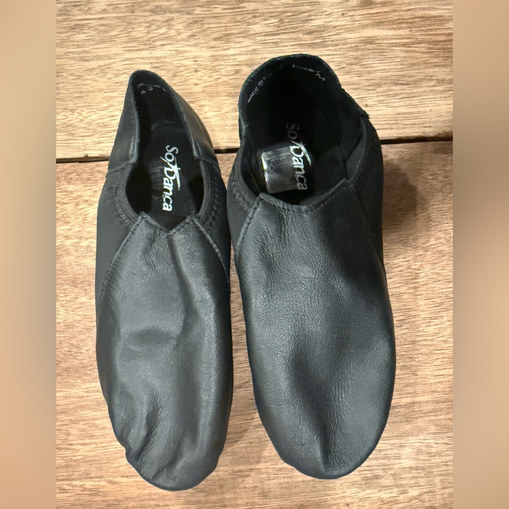 So danca Child Neoprene Arch Slip-On Jazz Shoe size 6.5.